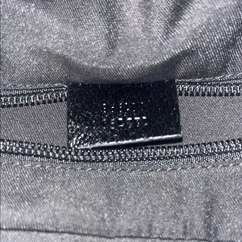 Gucci Black Monogram Shoulder Bag - Picture 9 of 13